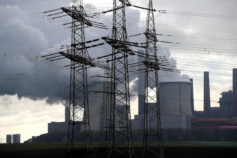 Tyskland frigiver oliereserver og ser mod kul for at frigøre sig fra russisk energi