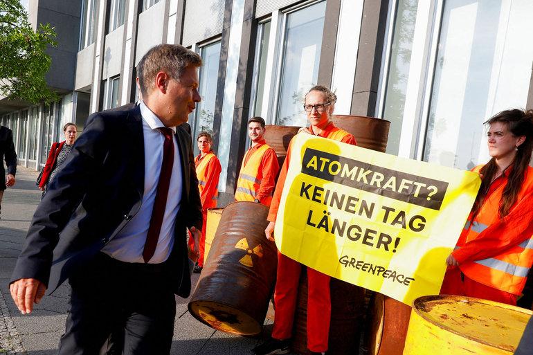 Tyskland udskyder lukning af atomkraft grundet mulig energimangel
