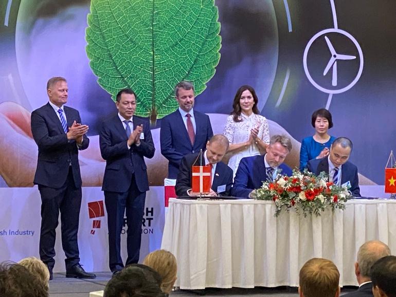 Danske virksomheder underskriver 14 samarbejdsaftaler på energiområdet på charmetur i Vietnam