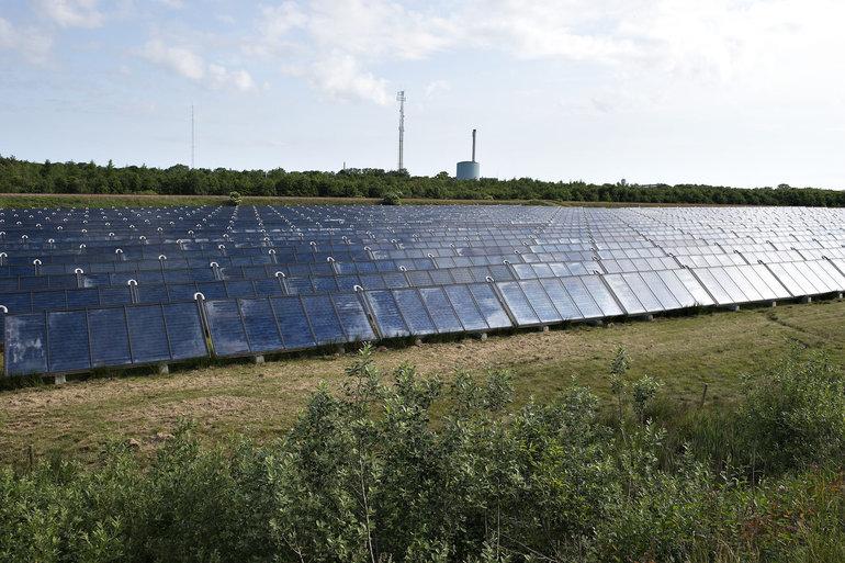 Selskaber satser milliarder på nye solcelleparker