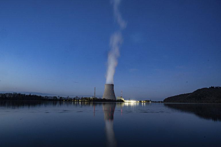Sidste tyske atomkraftværker lukker - men flertal er imod det