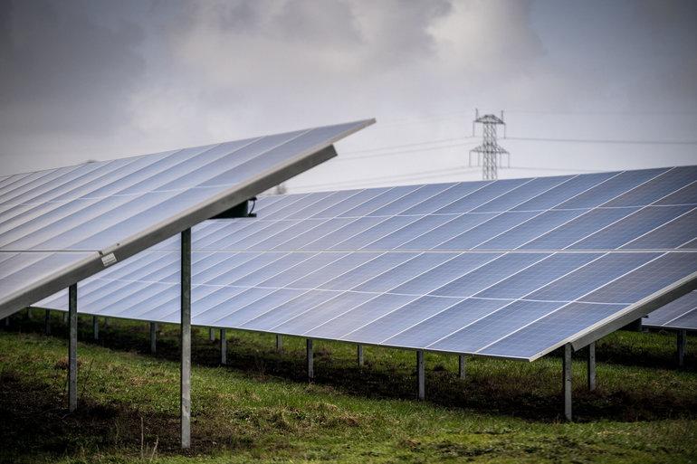 Ny tarifmodel gør det dyrere at eje solceller og husvindmøller