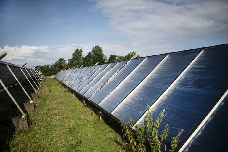 Grønne energikilder gør det billigst at bruge strøm om eftermiddagen