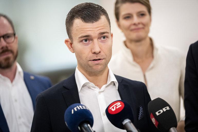 Dansk Folkeparti og Danmarksdemokraterne forlader forhandlinger om ny flyafgift
