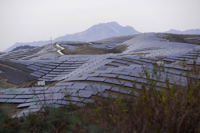 Kina giver grønt håb med historisk store investeringer i sol og vind