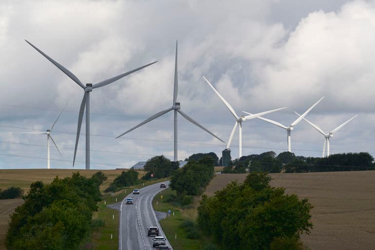 DF ud af forhandlinger om energiparker: Kæmpevindmøller og solcelleparker vil ødelægge landskabet