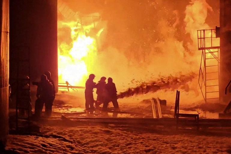 Russiske elværker bryder i brand efter ukrainsk angreb